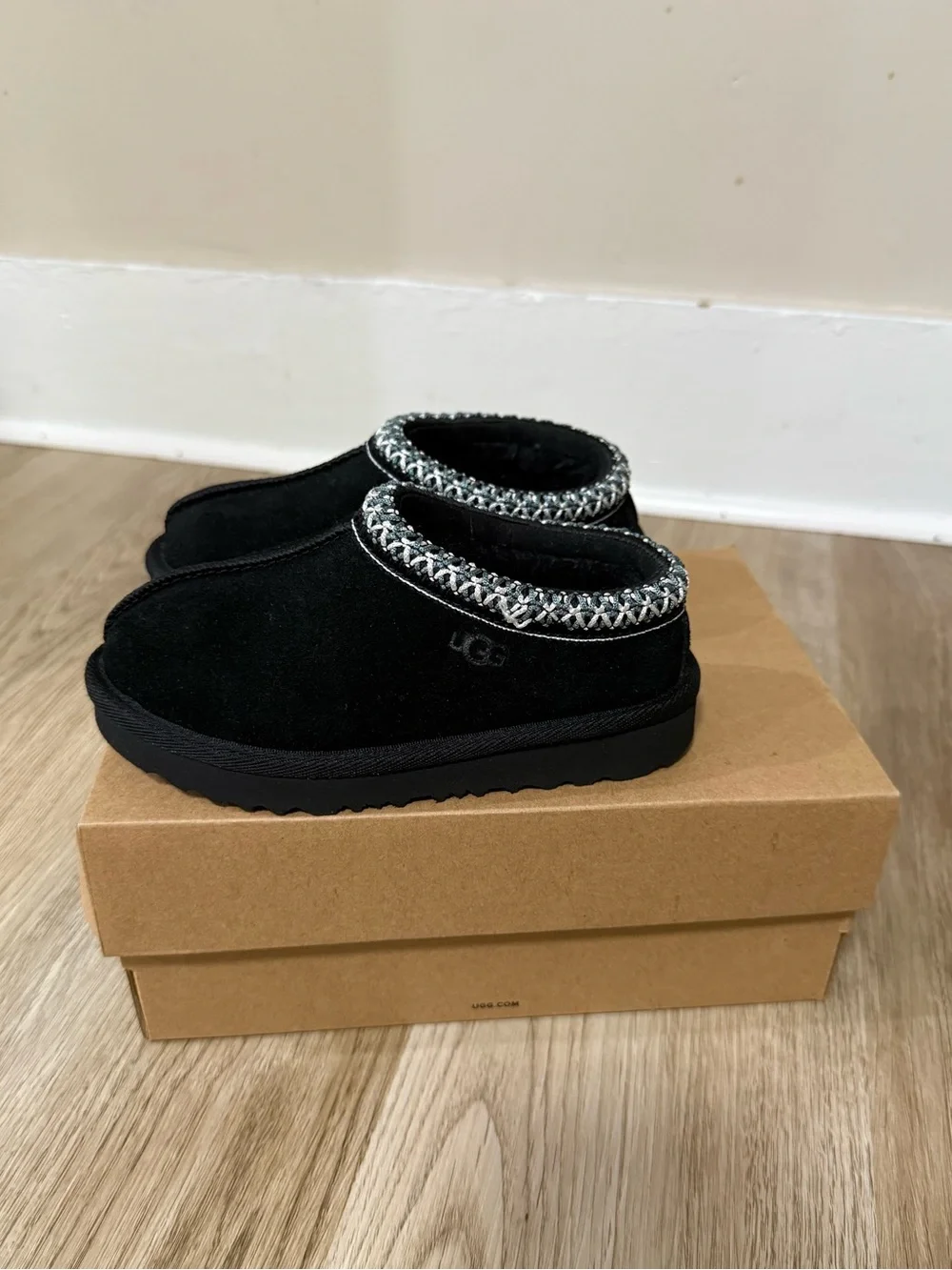 UGG Tasman II Toddlers Black Slippers Suede Upper Size 9